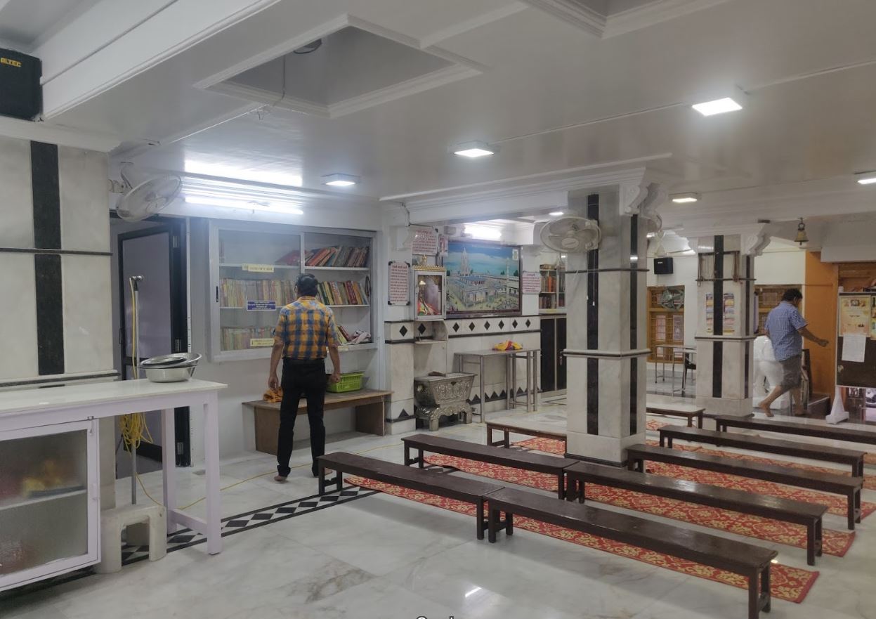 Shri 1008 Mahaveer Swami Digamber Jain Mandir, Dr Manekji Street, Timaliawad, Nanpura,  Surat (Gujarat) image 3