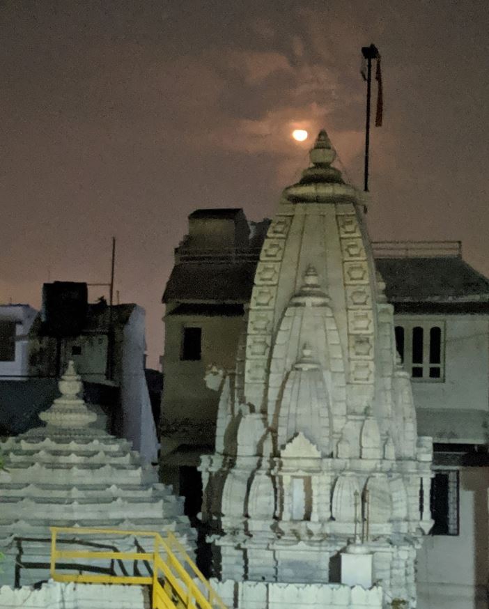 Shri Jain Derasar, Sarela Wadi Road, Sarela Wadi, Athwa, Surat (Gujarat) image 1