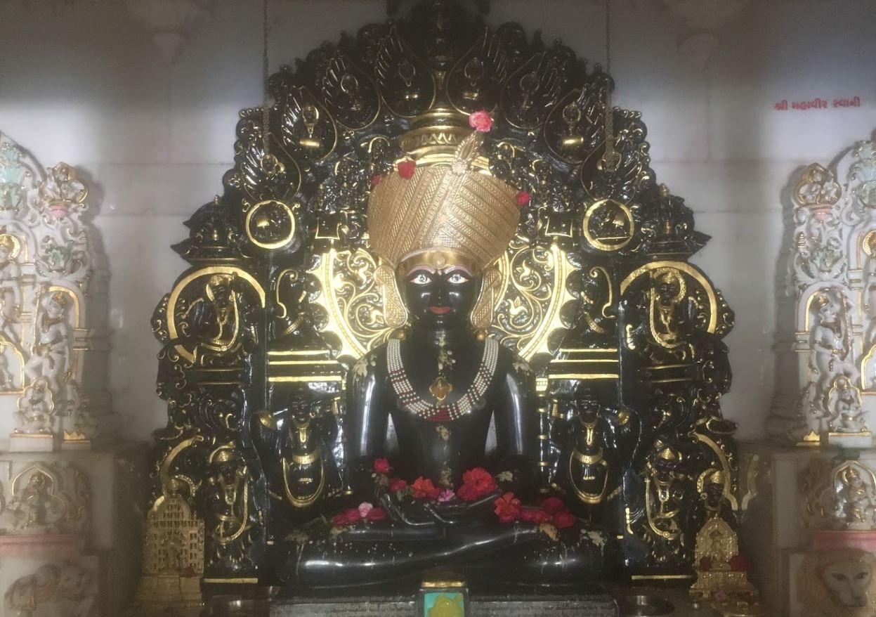 Shri Munisuvratnath Jain Shwetamber Mandir, Umra Gam, Athwa, Surat (Gujarat) image 2