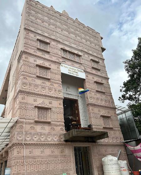 Shri Parshvnath Digamber Jain Mandir, Ishtar Nagar, Uma Bhawan Society, Althan, Surat (Gujarat) image 3