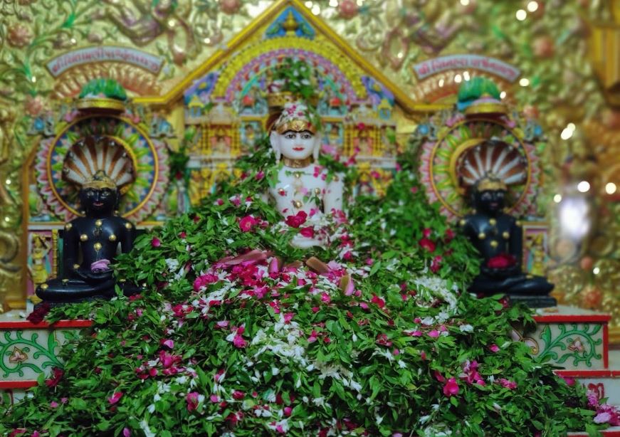 Shri Sambhavnath Jain Jinalaya, Ramkrishna Society, Shivnagar Society, Varachha, Surat (Gujarat) image 3