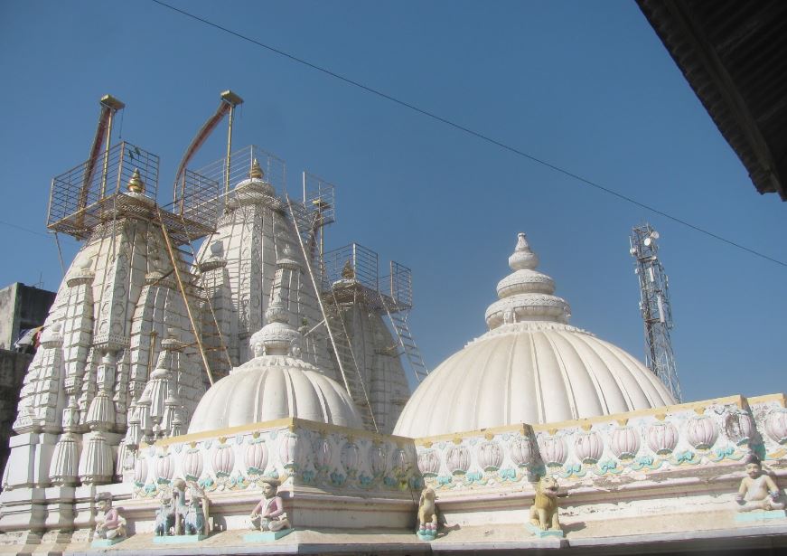 Shri Adeshwar Bhagwan Mota Jain Derasar, Khodiyar Krupa Society, Katargam, Surat (Gujarat) image 2