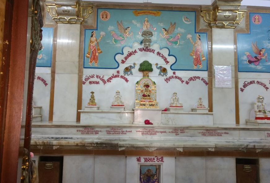 Shri Manmohan Parshvnath Jain Shwetamber Mandir, Botawala Marg, Rander, Surat (Gujarat) image 1