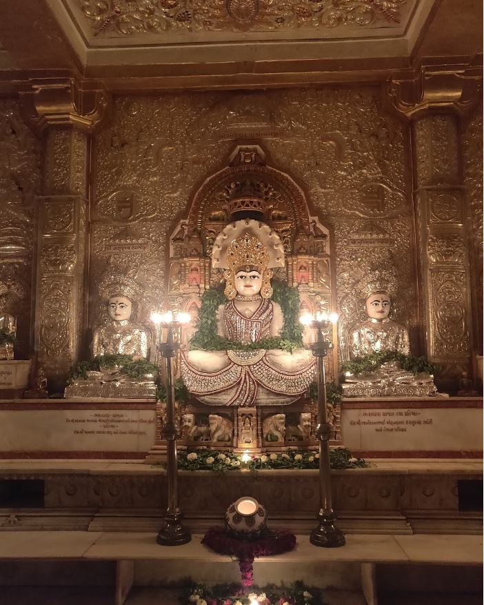Shri Shankeshwar Parshvnath Jain Derasar, Krishna Nagar Society - 2, Choksi Wadi, Adajan Patiya, Surat (Gujarat) image 2