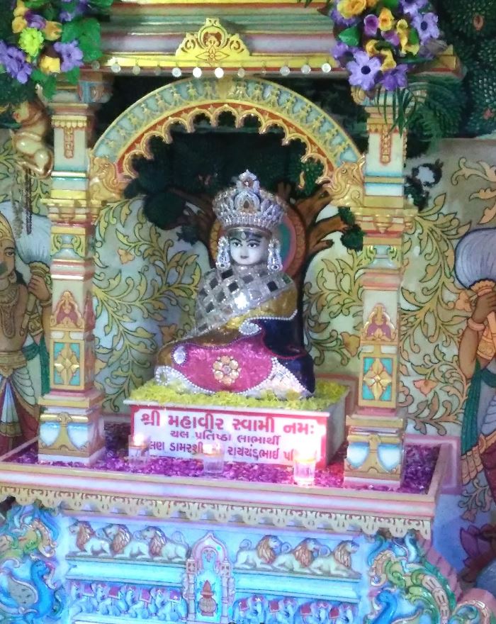Shri Mahaveer Swami Jain Derasar, Sangana Society, Narotam Nagar, Surat (Gujarat) image 1