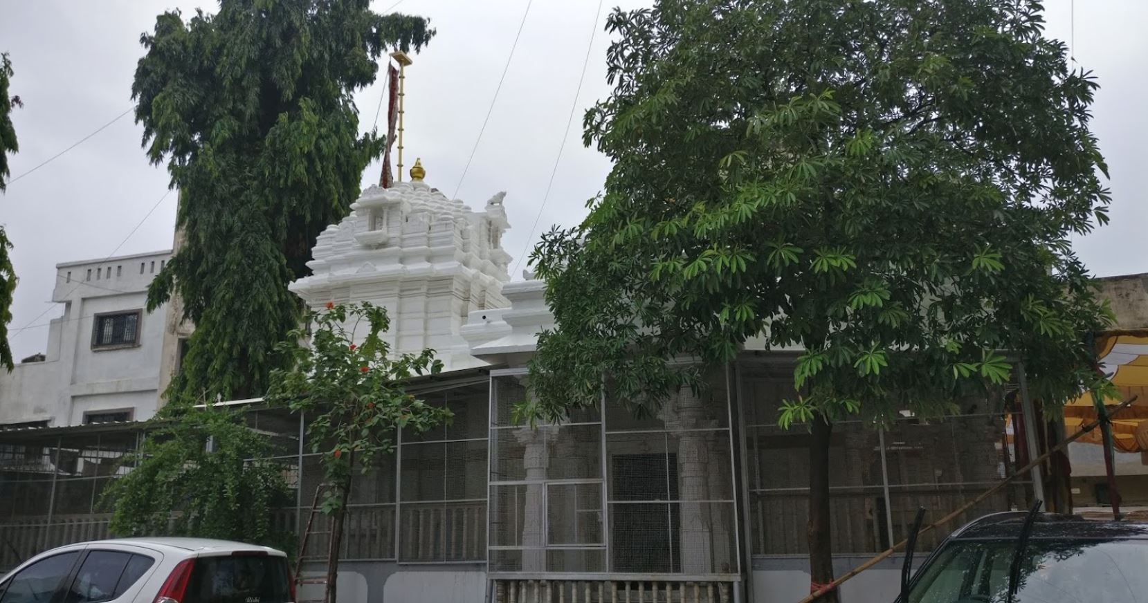 Shri Makanji Park Shwetamber Murtipujak Jain Sangh Derasar, Param Housing Society, Adajan Patiya, Surat (Gujarat) image 2