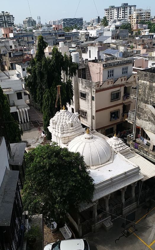 Shri Makanji Park Shwetamber Murtipujak Jain Sangh Derasar, Param Housing Society, Adajan Patiya, Surat (Gujarat) image 3