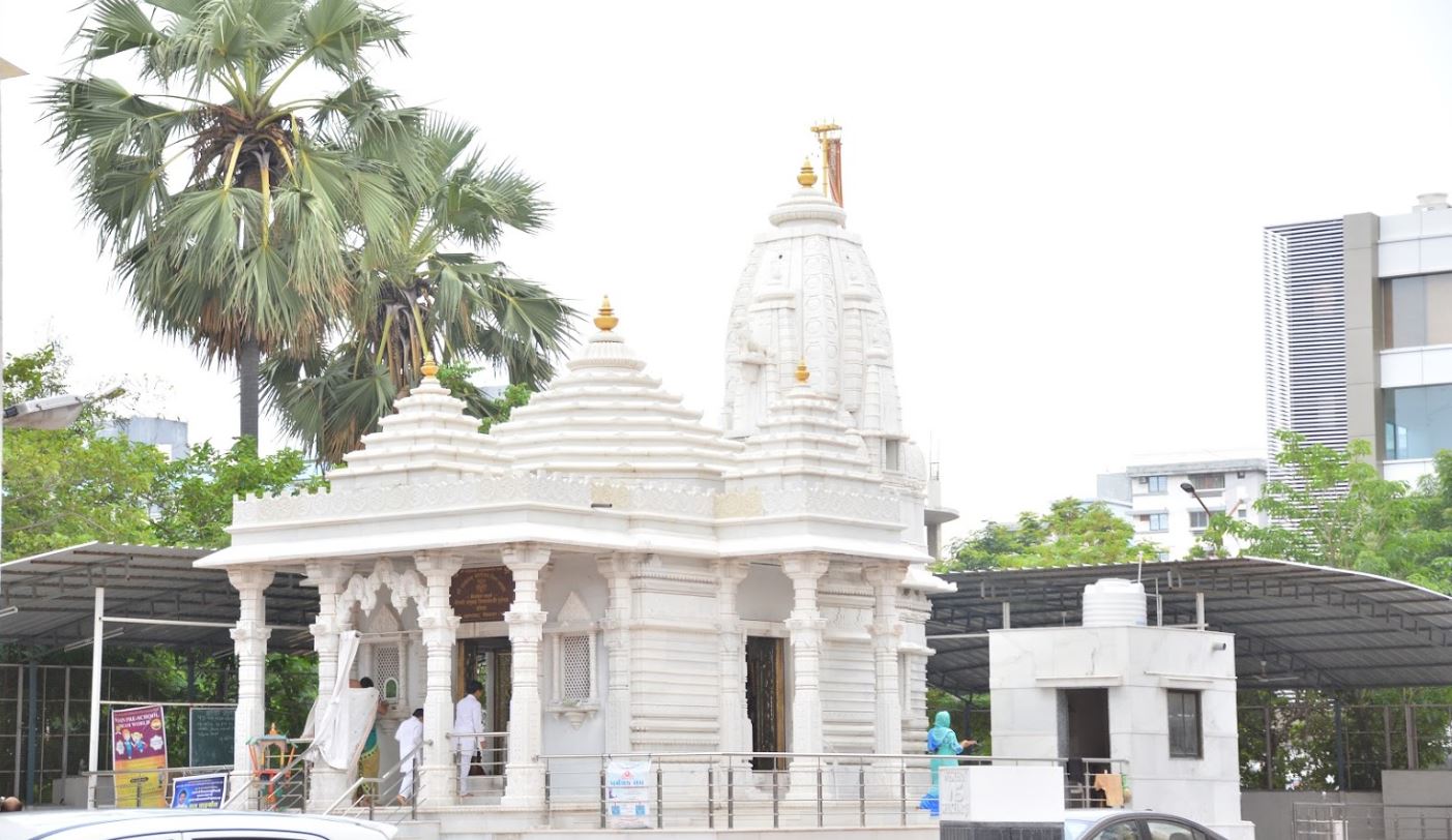 Shri Jain Derasar, Western Shikharji, Green City Road, Adajan Gam, Adajan, Surat (Gujarat) image 2