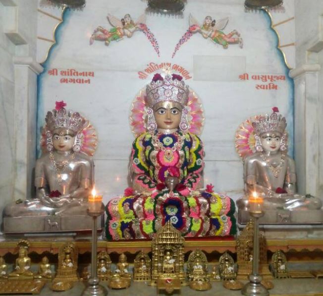 Shri Shantinath Bhagwan Jain Derasar, Main Bazaar, Kathor, District - Surat (Gujarat) image 1