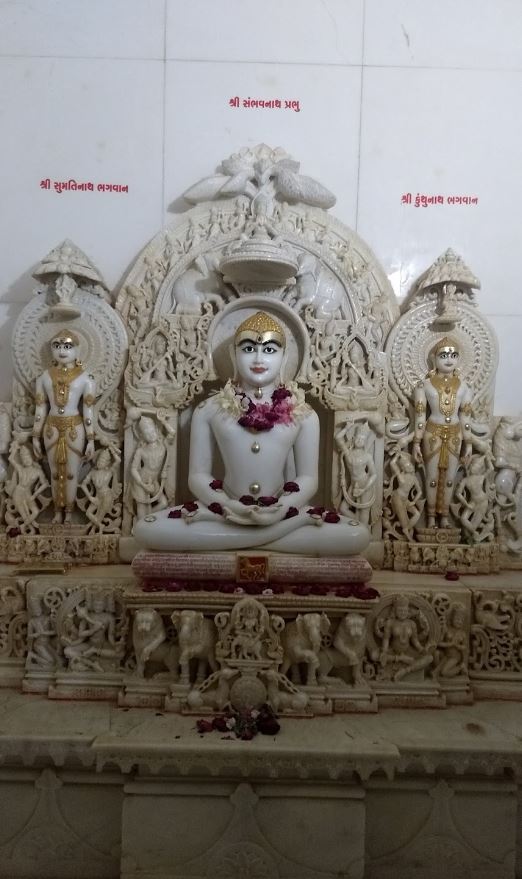 Shri Sambhavnath Swami Jain Derasar, Nana Bazaar, Vallabh Vidyanagar, Anand (Gujarat) image 4