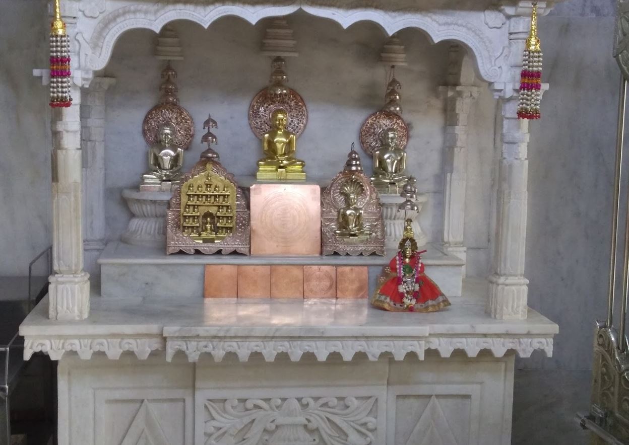 Shri 1008 Shantinath Bhagwan Digamber Jain Mandir, Vaibhav Commercial Centre, Grid Road, Anand (Gujarat) image 2