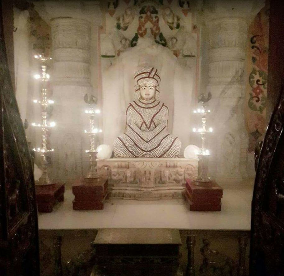 Shri Shantinath Bhagwan Jain Derasar, Ganesh Chokdi, Sardar Ganj, Anand (Gujarat) image 1