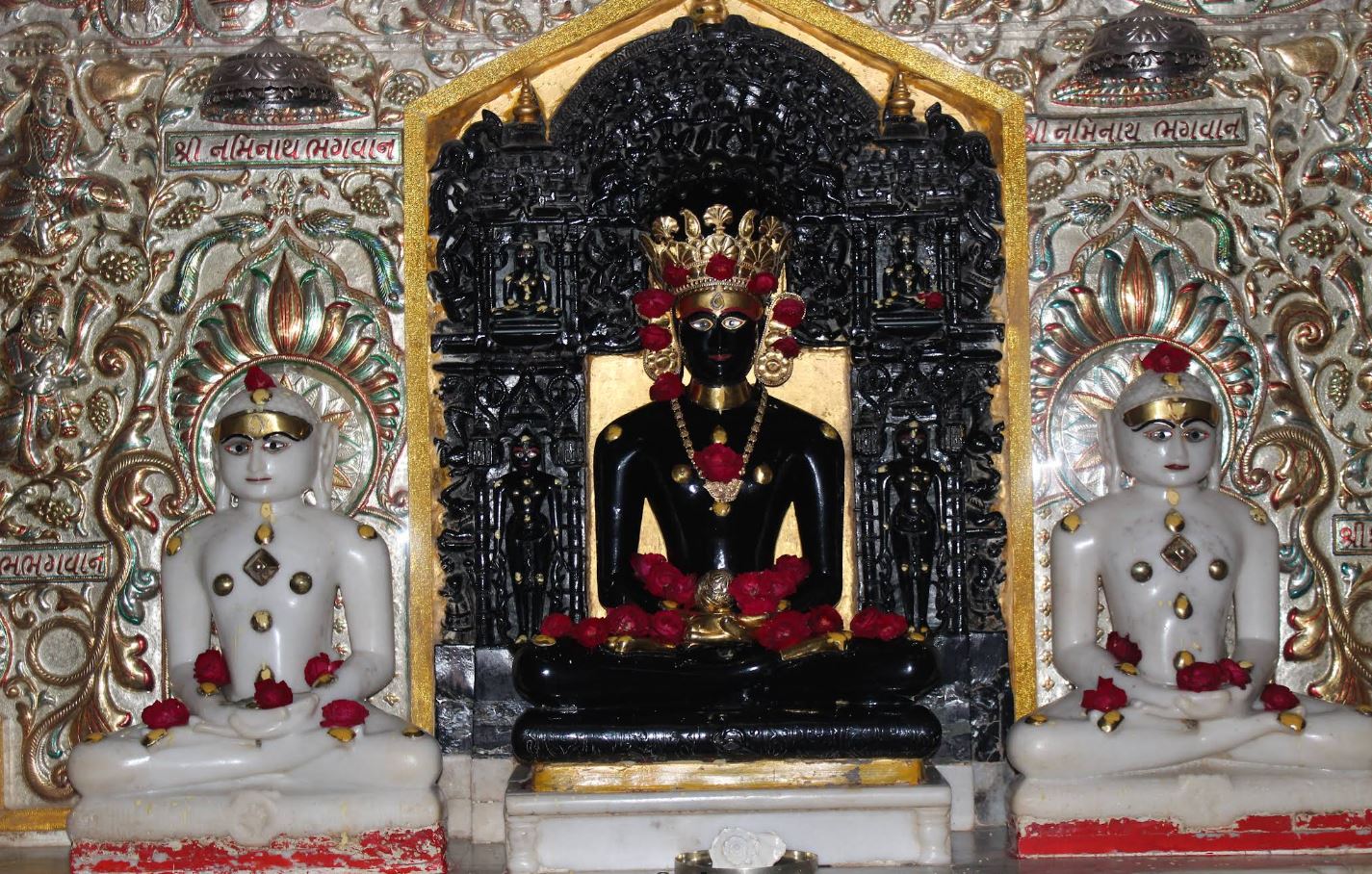Shri Navkhanda Parshvnath (Shri Bhuvan Parshvnath) Jain Derasar, Lambi Oty, Khambhat, District - Anand (Gujarat) image 2