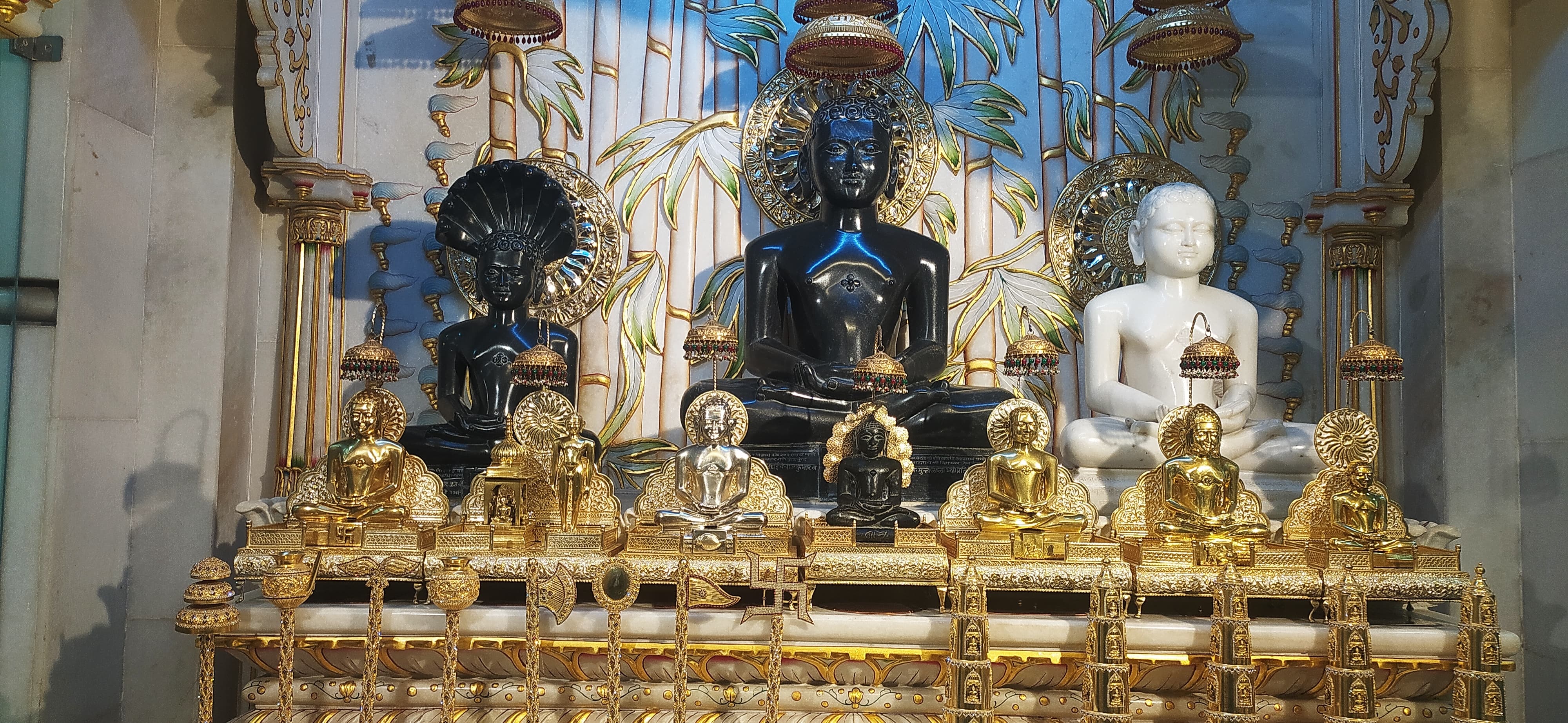 Shri Digamber Jain Bada Mandir, Fancy Bazar, Guwahati, District-Kamrup Metropolitan (Assam) image 1