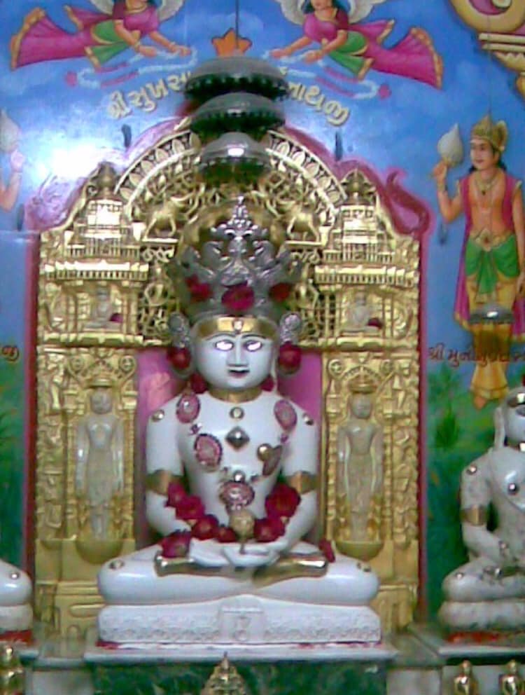 Shri Sukhsagar Parshvnath Jain Derasar, Teen Limdi, Khambhat, District - Anand (Gujarat) image 4