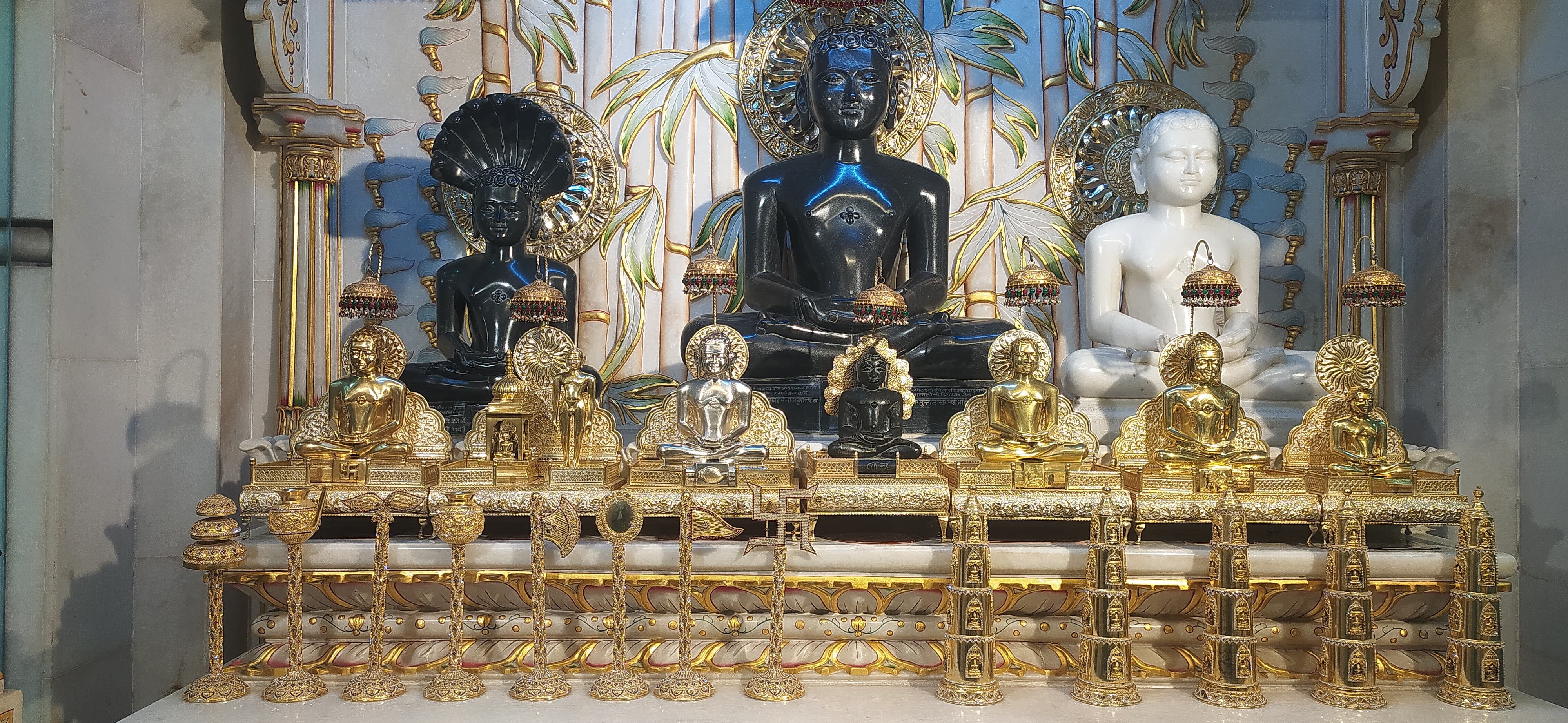 Shri Digamber Jain Bada Mandir, Fancy Bazar, Guwahati, District-Kamrup Metropolitan (Assam) image 2