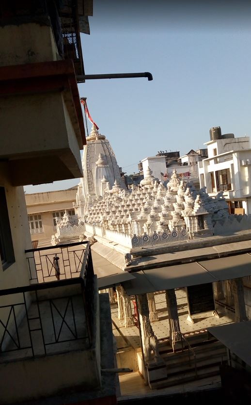 Shri Shantinath Jain Shwetamber Mandir, Alkapuri Society, Gita Nagar, Vapi, District - Valsad (Gujarat) image 2
