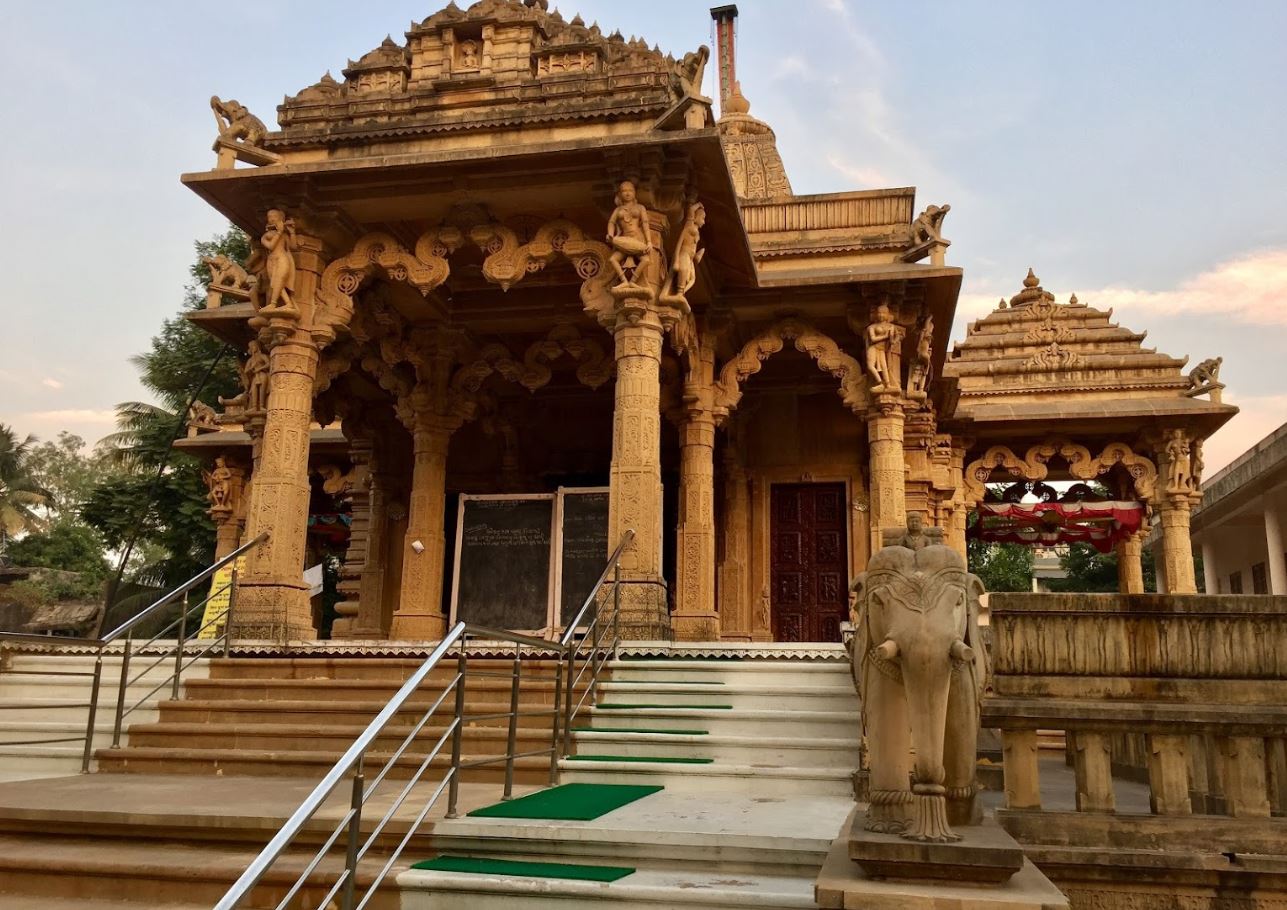 Shri Parshvnath Jain Shwetamber Mandir, Housing Sector, GIDC, Vapi, District - Valsad (Gujarat) image 2