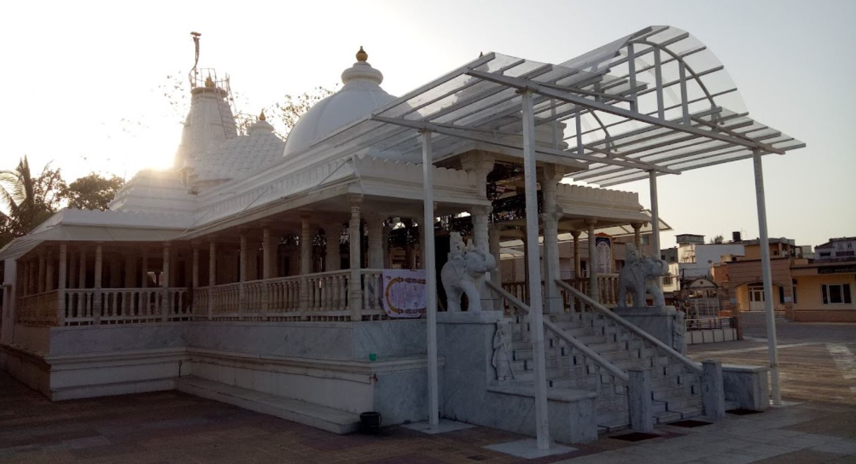 Shri Shwetamber Jain Mandir, Sarigam, District - Valsad (Gujarat) image 1