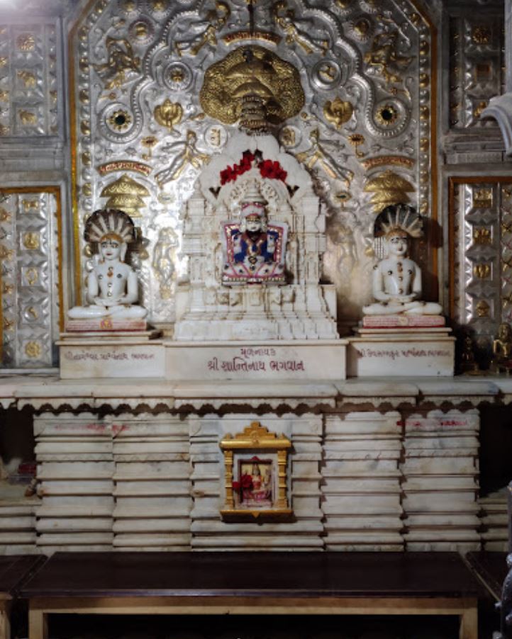 Shri Shantinath Bhagwan Jain Derasar, Dabhoi, District - Vadodara (Gujarat) image 3