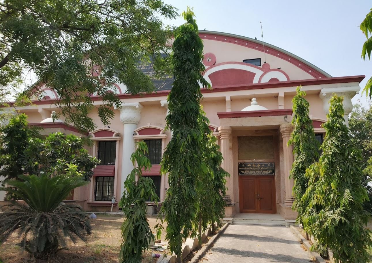 Shri Upadhyay Shri Yashovijayji Samadhi Mandir, Dabhoi, District - Vadodara (Gujarat) image 1