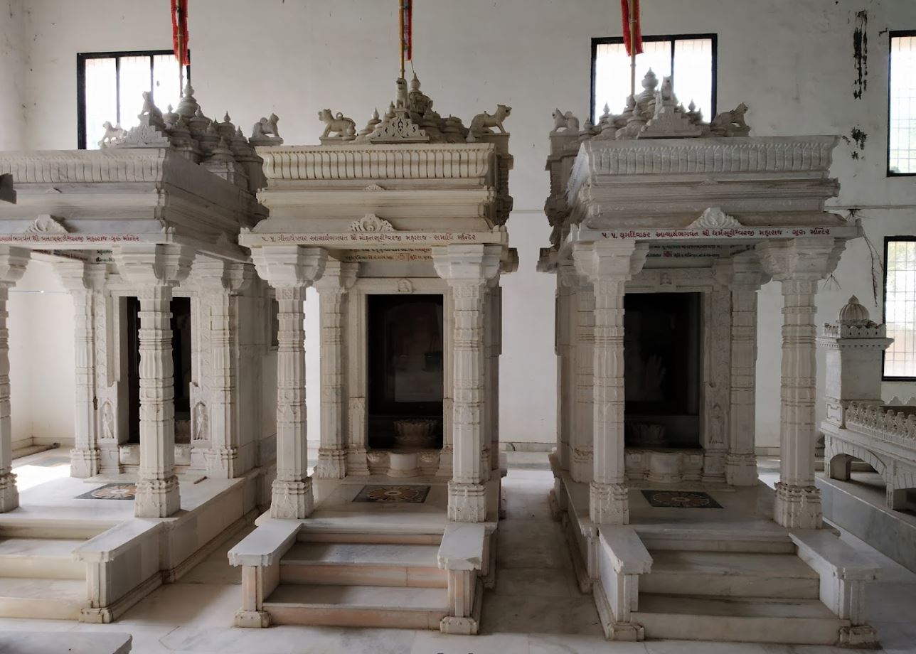 Shri Upadhyay Shri Yashovijayji Samadhi Mandir, Dabhoi, District - Vadodara (Gujarat) image 3