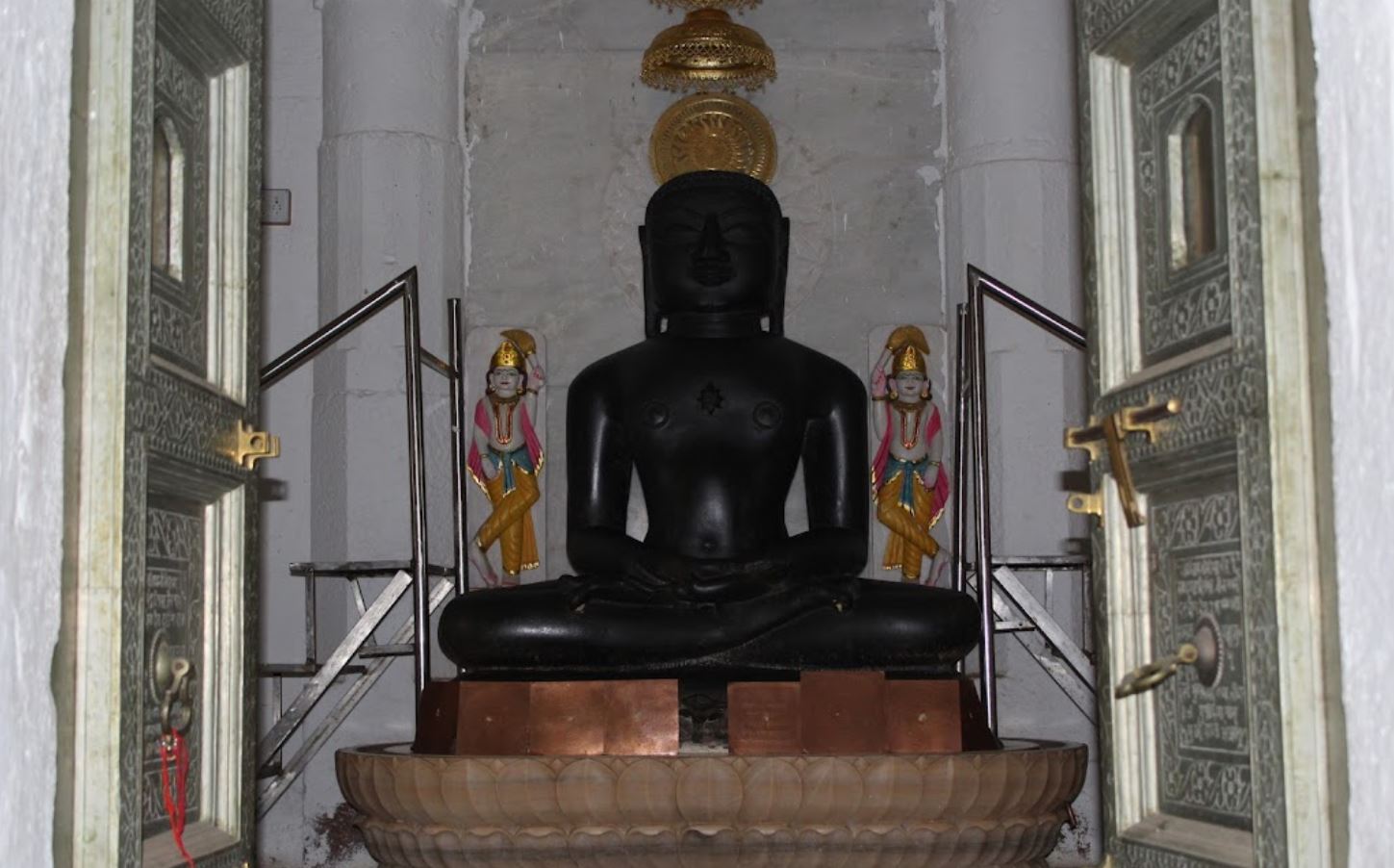 Shri 1008 Neminath Digamber Jain Derasar Atishaya Kshetra, Pal, District - Sabar Kantha (Gujarat) image 4