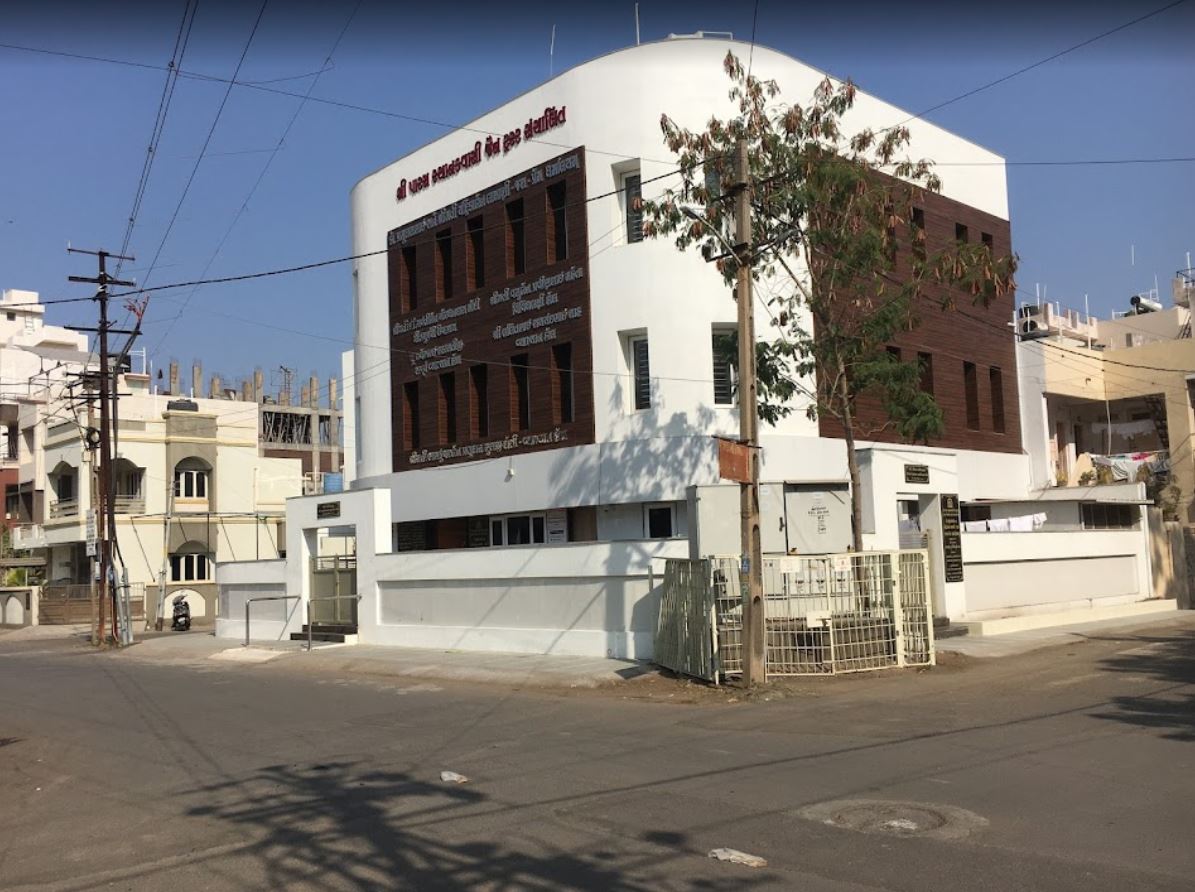 Shri Jash-Prem Dharmalay Jain Upashray, Geet Gujri Society, Sakhiya Nagar, Rajkot (Gujarat) image 1
