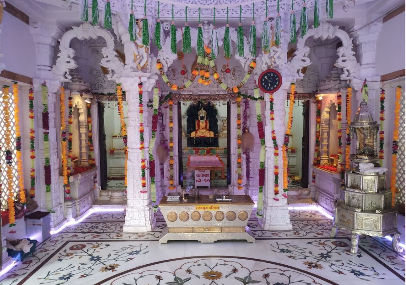 Shri Shamla Parshvnath Jinalaya, Satyapundham, SK Chowk, Satyanarayan Park, Gandhigram, Rajkot (Gujarat) image 4