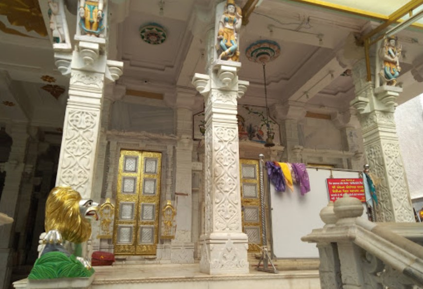Shri Mahaveer Swami Jinalaya, Hemu Gadhvi Marg, Jagnath Plot, Rajkot (Gujarat) image 4