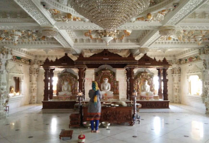 Shri Dharmnath Jain Shwetamber Mandir, Swami Jinalaya, Hemu Gadhvi Marg, Jagnath Plot, Rajkot (Gujarat) image 2