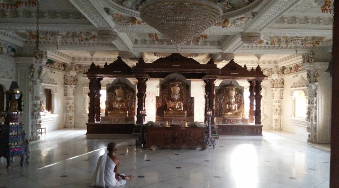 Shri Dharmnath Jain Shwetamber Mandir, Swami Jinalaya, Hemu Gadhvi Marg, Jagnath Plot, Rajkot (Gujarat) image 3