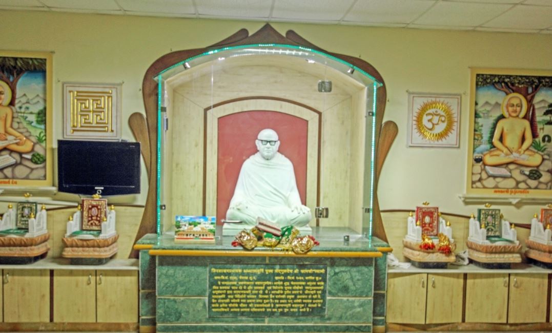 Shri Adinath Digamber Jain Mandir, 15, Panchnath Plot, Rajkot (Gujarat) image 5