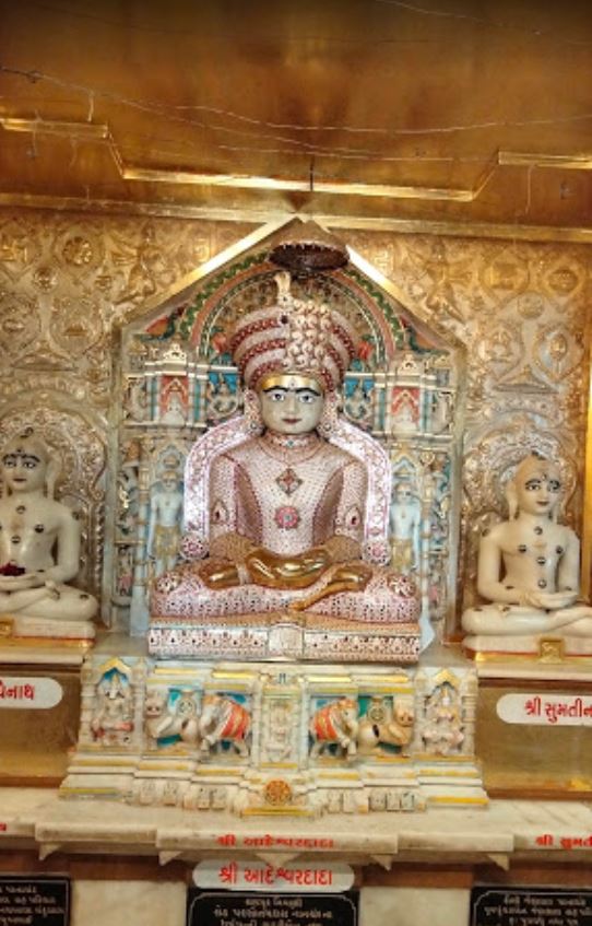 Shri Suparshvnath Jinalaya, Dera Street, Mandvi Chowk, Rajkot (Gujarat) image 5