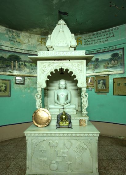 Shri Vardhman Mahaveer Swami Digamber Jain Mandir, Jasdan, District - Rajkot (Gujarat) image 4
