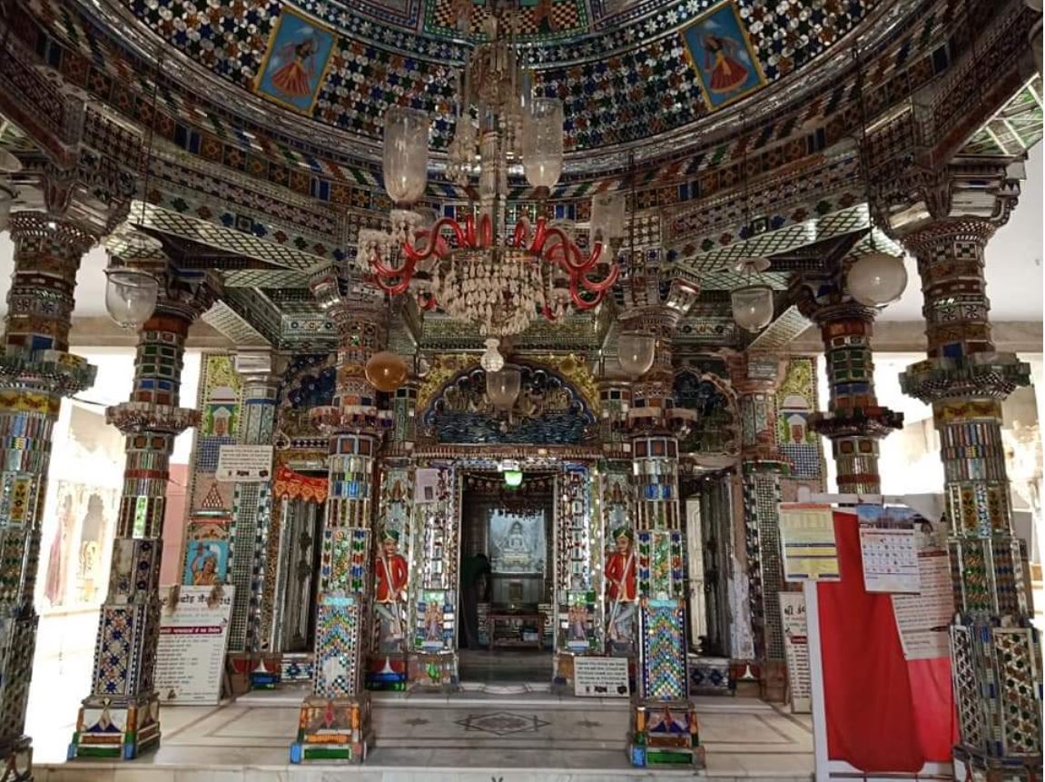 Shri Manmohan Parshvnath Jain Derasar, Kamboi, District - Patan (Gujarat) image 3