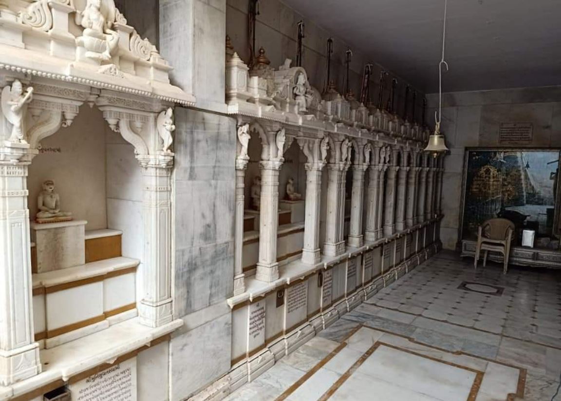Shri Manmohan Parshvnath Jain Derasar, Kamboi, District - Patan (Gujarat) image 8