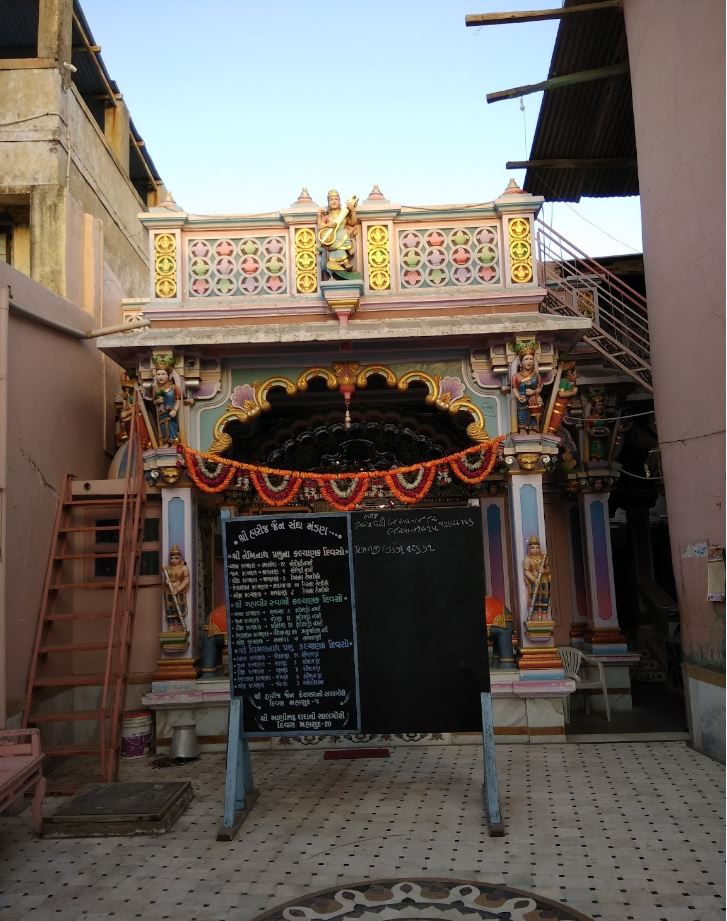 Shri Neminath Bhagwan Jain Derasar, Harij Jain Tirth, Harij, District - Patan (Gujarat) image 3