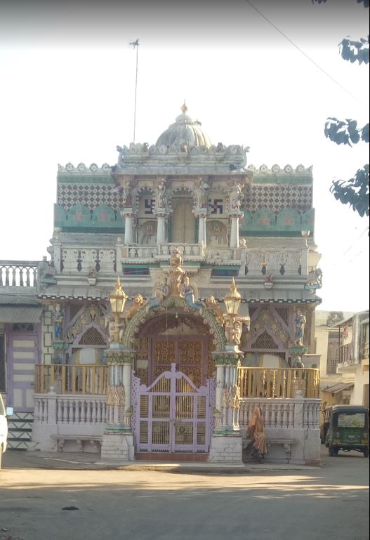 Shri Kalyan Parshvnath Shwetamber Jain Mandir, Desai Vas, Vrindavan Society, Radhanpur, District - Patan (Gujarat) image 1