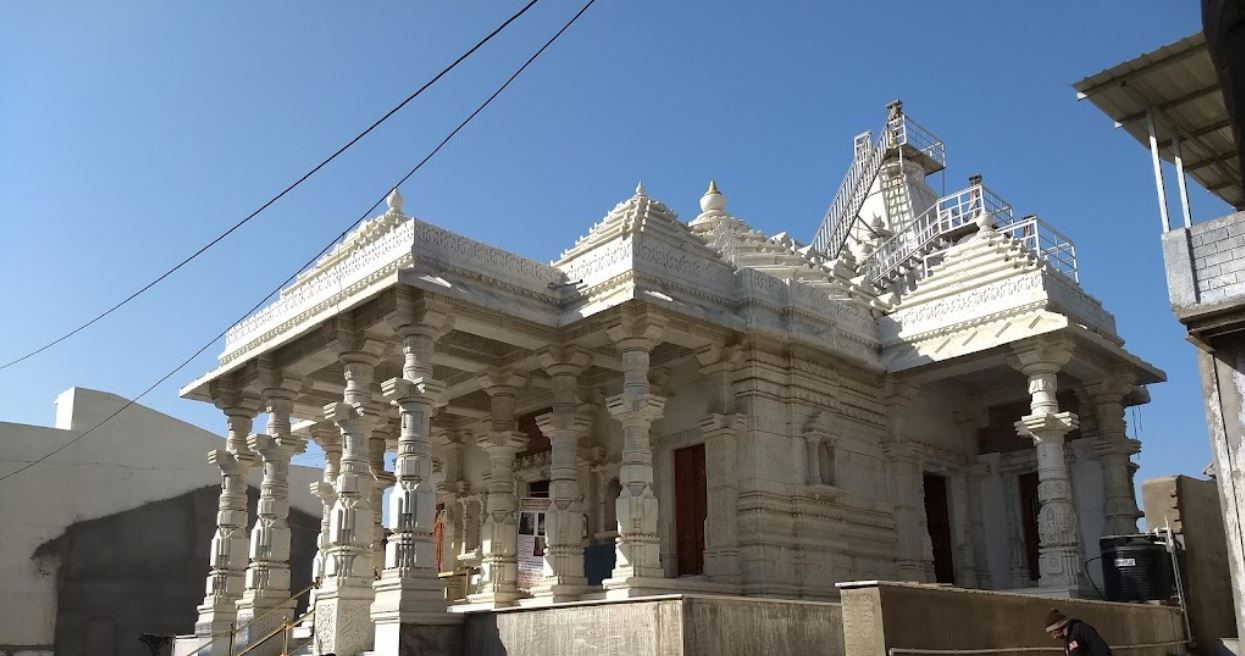 Shri Mahaveer Swami Shwetamber Jain Mandir, Vaniyawas, Sami, District - Patan (Gujarat) image 2