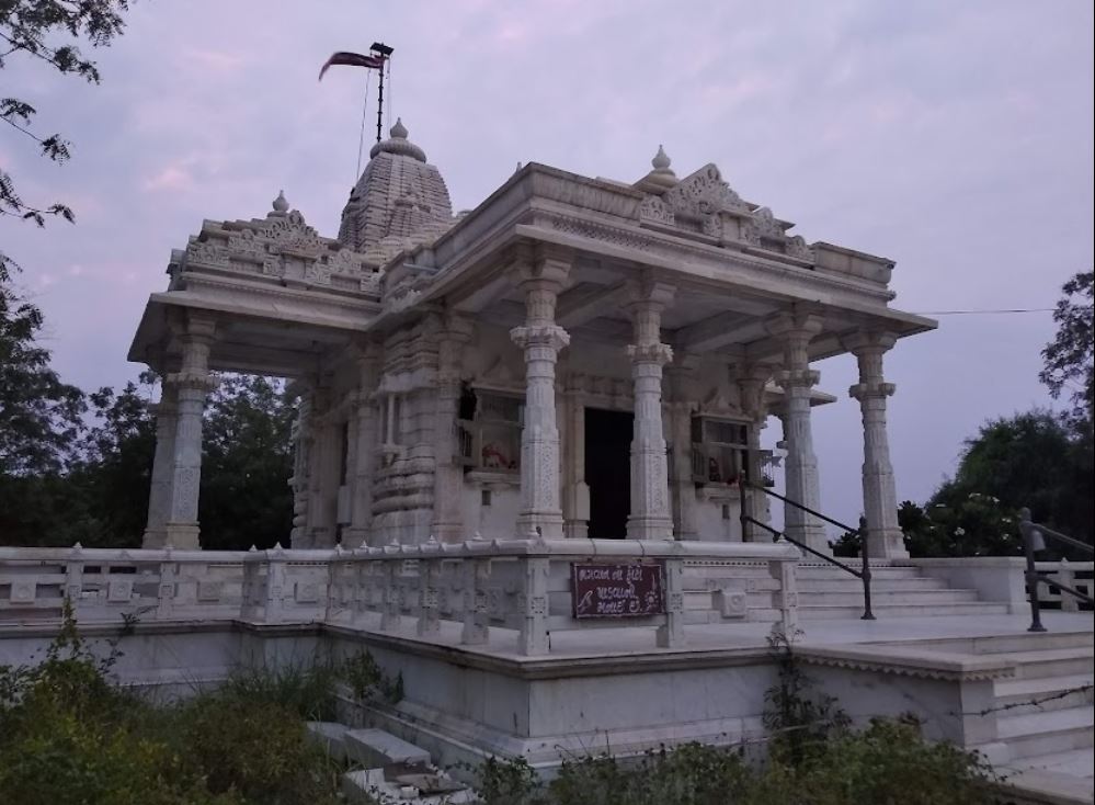 Shri Shwetamber Jain Mandir, Moti Chandur, District - Patan (Gujarat) image 1
