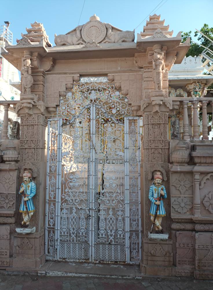 Shri Sumatinath Bhagwan Shwetamber Jain Mandir, Santalpur, District - Patan (Gujarat) thumbnail 2
