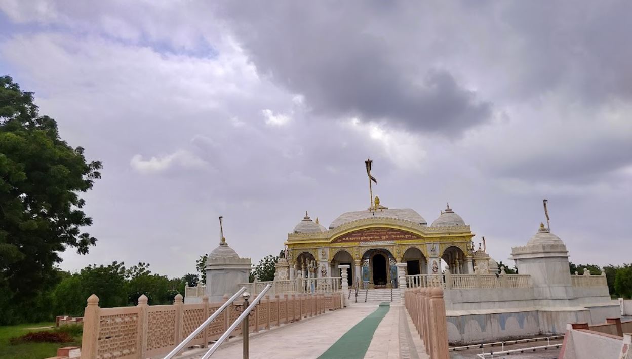 Shri Pawapuri Jal Mandir and Shri Navgrah Mandir, Shankheshwar, District - Patan (Gujarat) image 2