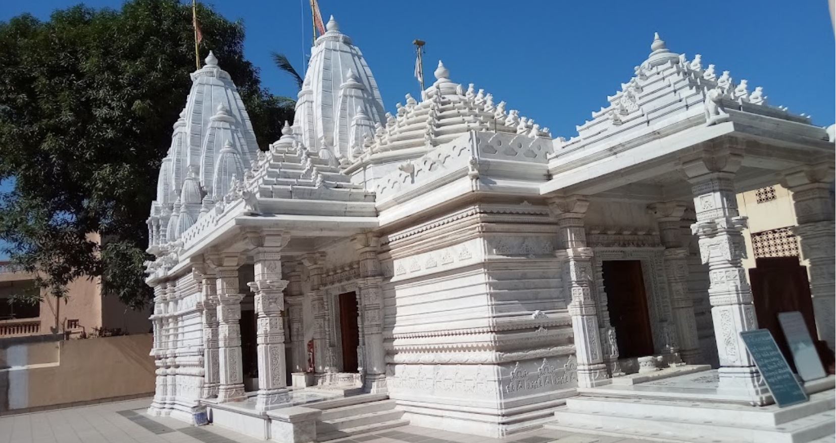 Shri Paroli Jain Tirth, Shri Neminath Jain Shwetamber Mandir, Paroli, District - Panch Mahals (Gujarat) image 3