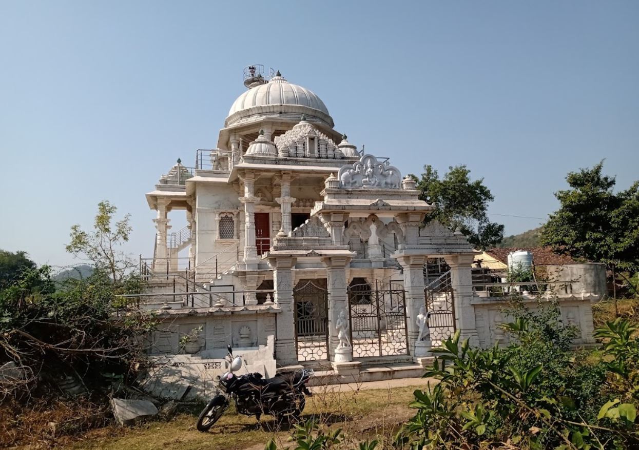Shri Parshvnath Jain Shwetamber Mandir, Lafni, District - Panch Mahals (Gujarat) image 1
