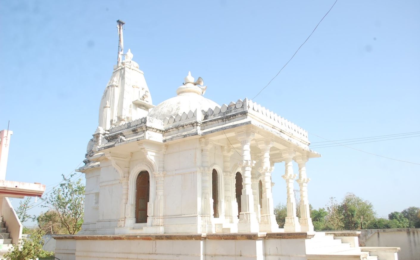 Shri Shantinath Jain Shwetamber Mandir, Duma, District - Panch Mahals (Gujarat) image 1
