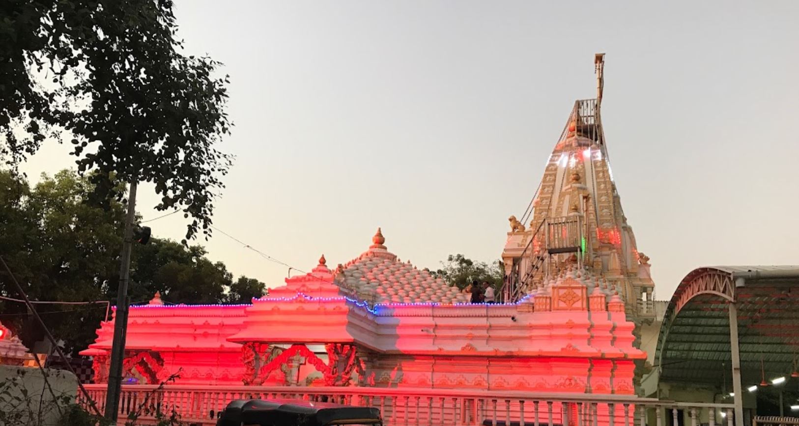 Shri Godi Parshvnath Jain Shwetamber Mandir, Alipor, District - Navsari (Gujarat) image 3