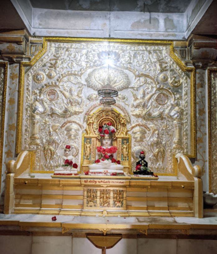 Shri Godi Parshvnath Jain Shwetamber Mandir, Alipor, District - Navsari (Gujarat) image 4
