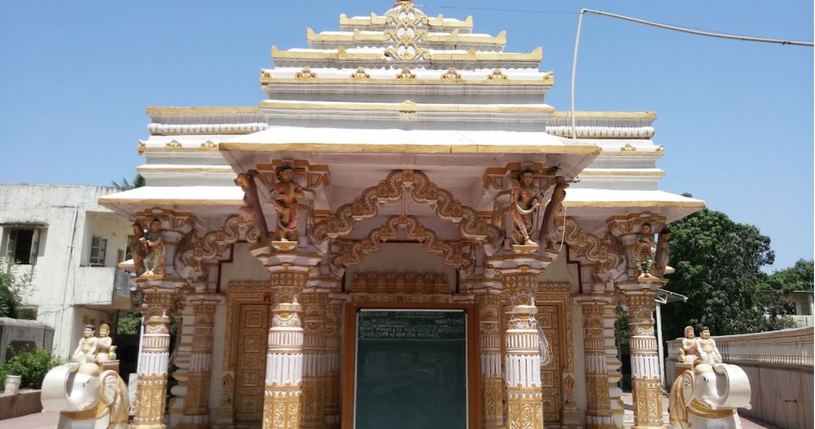 Shri Godi Parshvnath Jain Shwetamber Mandir, Alipor, District - Navsari (Gujarat) image 7
