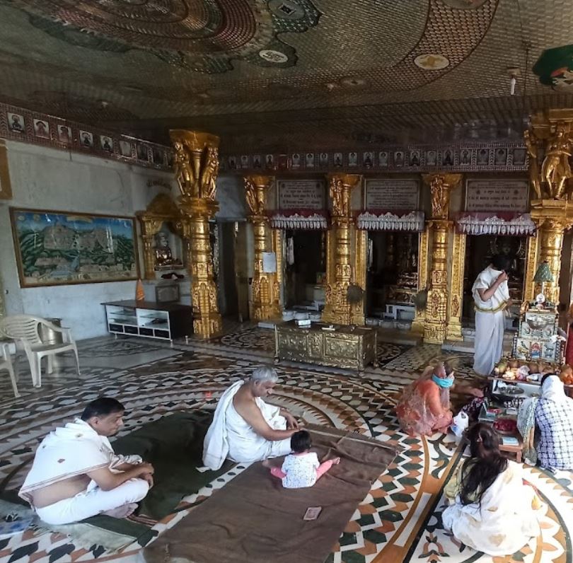 Shri Vasupujya Swami Shwetamber Jain Mandir, Kamboj Nagar, Sukheshwar Society, Mahesana (Gujarat) image 2